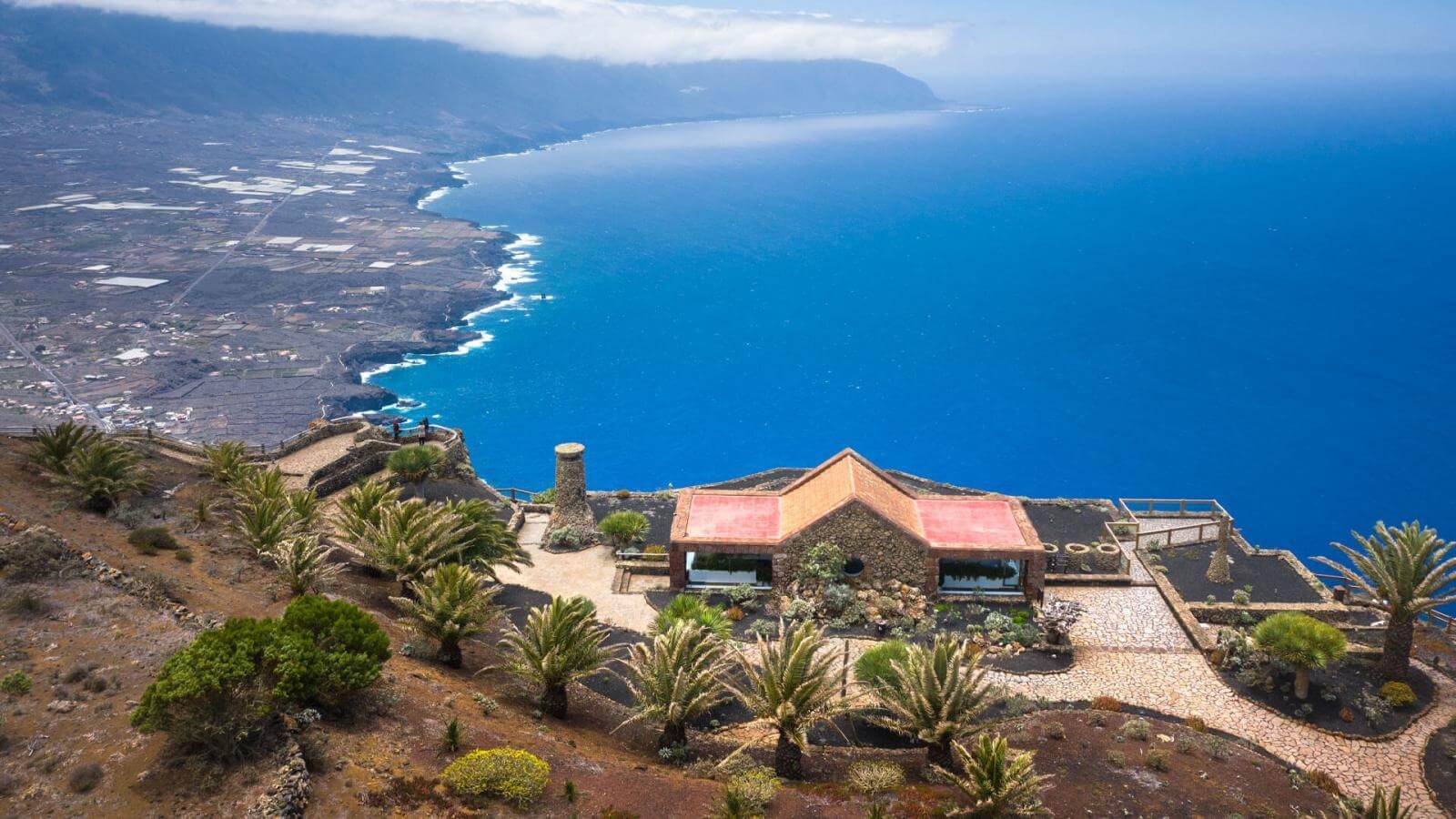 Mirador de la Peña viewpoint over the Gulf of El Hierro